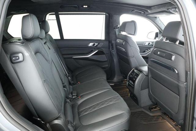 Photo of 2025 Skyscraper Grey Metallic BMW X7