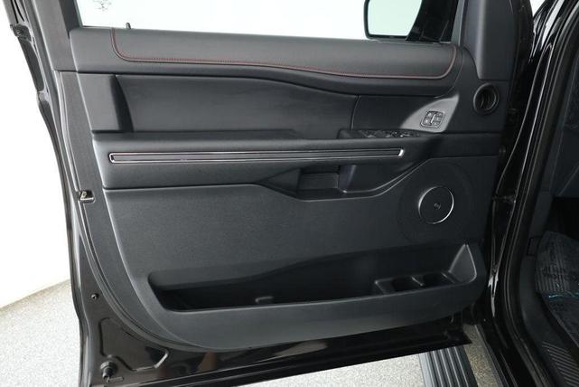 Photo of 2022 AGATE BLACK METALLIC Ford Expedition Max