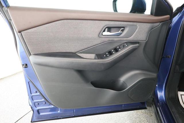 Photo of 2021 Caspian Blue Metallic Nissan Rogue