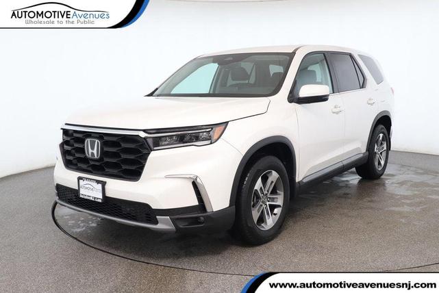 Photo of 2023 Platinum White Pearl Honda Pilot