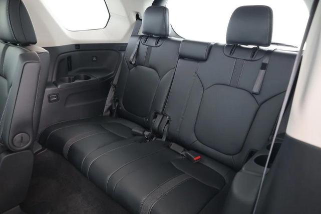 Photo of 2023 Platinum White Pearl Honda Pilot