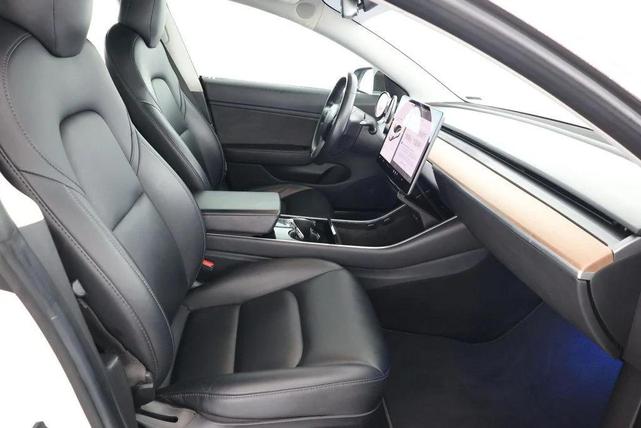 Photo of 2018 Pearl White Multi-Coat Tesla Model 3