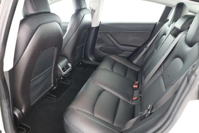 Photo of 2018 Pearl White Multi-Coat Tesla Model 3