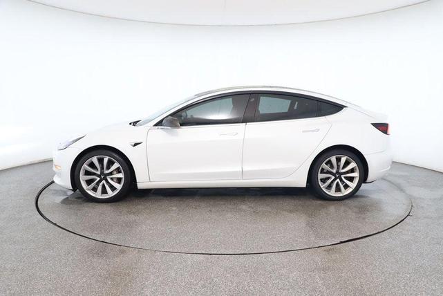 Photo of 2018 Pearl White Multi-Coat Tesla Model 3