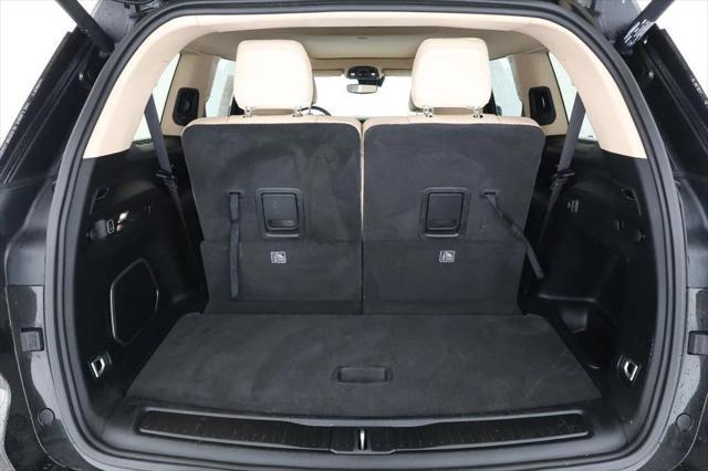 Photo of 2022 Rocky Mountain Pearlcoat Jeep Grand Cherokee L