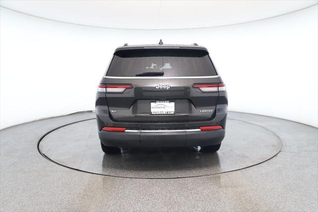 Photo of 2022 Rocky Mountain Pearlcoat Jeep Grand Cherokee L