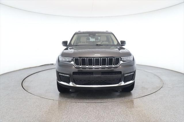 Photo of 2022 Rocky Mountain Pearlcoat Jeep Grand Cherokee L