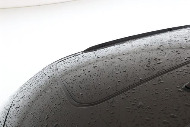 Photo of 2022 Rocky Mountain Pearlcoat Jeep Grand Cherokee L