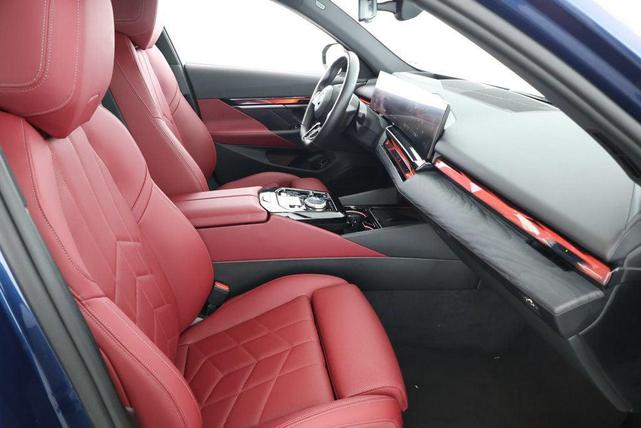Photo of 2024 Phytonic Blue Metallic BMW i5