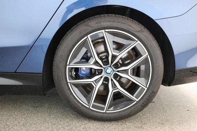 Photo of 2024 Phytonic Blue Metallic BMW i5