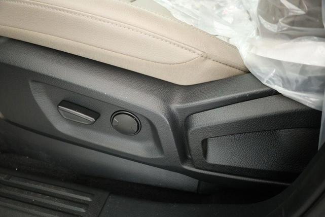 Photo of 2023 OXFORD WHITE Ford Ranger