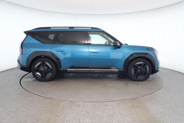 Photo of 2024 Ocean Blue Kia EV9