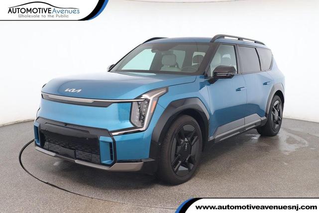 Photo of 2024 Ocean Blue Kia EV9