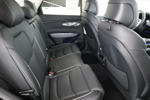 Photo of 2024 Vik Black Genesis GV70