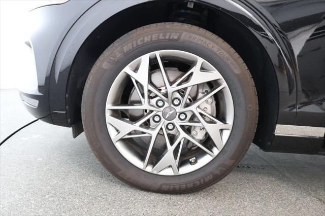 Photo of 2024 Vik Black Genesis GV70