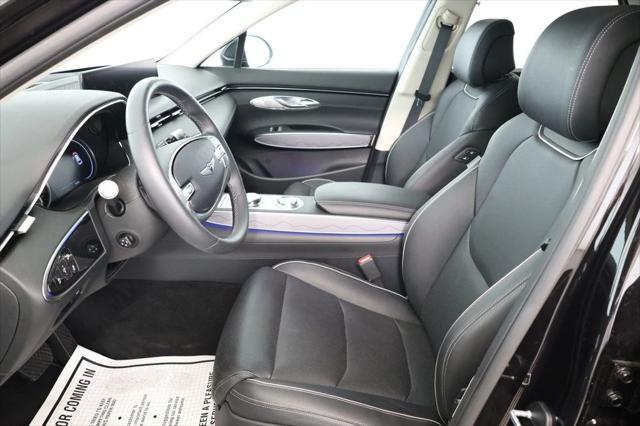Photo of 2024 Vik Black Genesis GV70