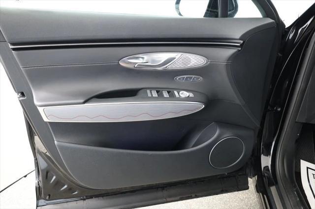 Photo of 2024 Vik Black Genesis GV70