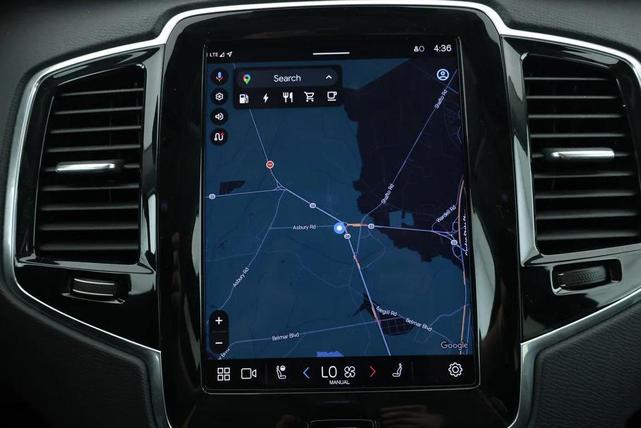 Photo of 2023 Thunder Grey Metallic Volvo XC90 Recharge Plug-In Hybrid