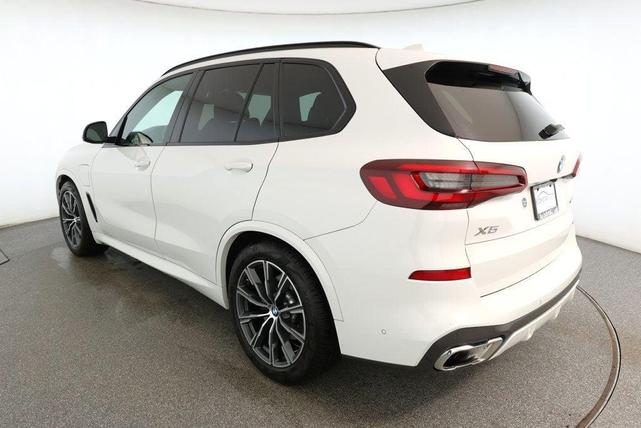 Photo of 2021 Alpine White BMW X5 PHEV