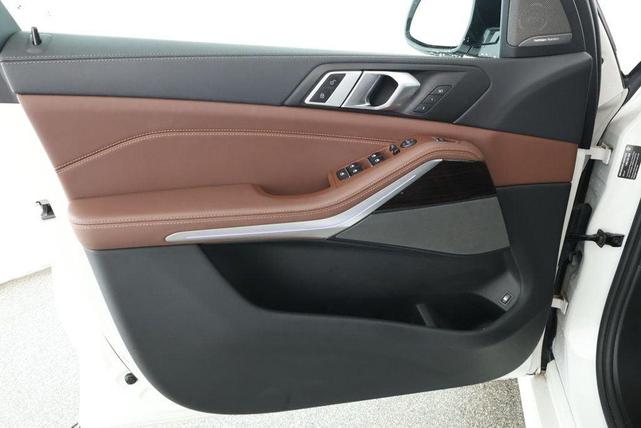 Photo of 2021 Alpine White BMW X5 PHEV