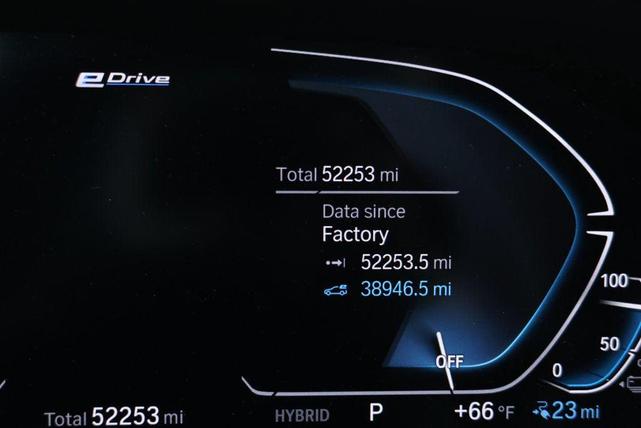 Photo of 2021 Alpine White BMW X5 PHEV