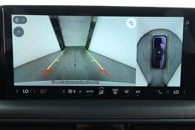 Photo of 2025 CRYSTAL WHITE MET CC Lincoln Aviator