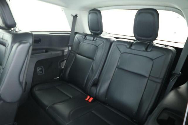 Photo of 2025 CRYSTAL WHITE MET CC Lincoln Aviator
