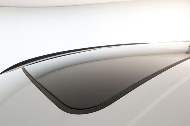 Photo of 2025 CRYSTAL WHITE MET CC Lincoln Aviator