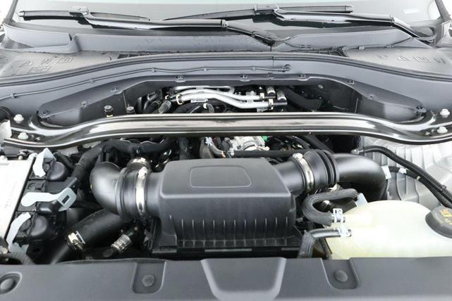 Photo of 2025 CRYSTAL WHITE MET CC Lincoln Aviator