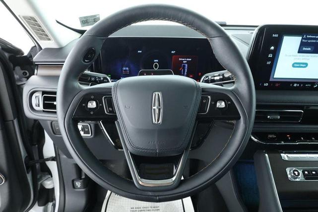 Photo of 2025 CRYSTAL WHITE MET CC Lincoln Aviator