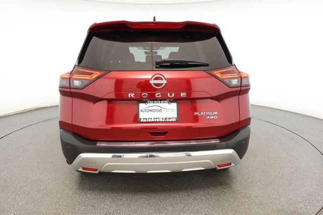 Photo of 2022 Scarlet Ember Tintcoat Nissan Rogue