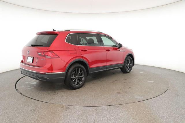 Photo of 2024 Kings Red Metallic Volkswagen Tiguan