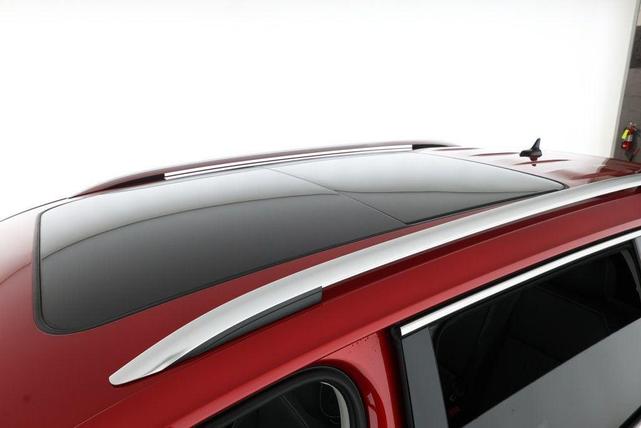 Photo of 2024 Kings Red Metallic Volkswagen Tiguan