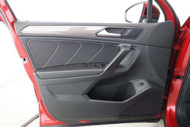 Photo of 2024 Kings Red Metallic Volkswagen Tiguan
