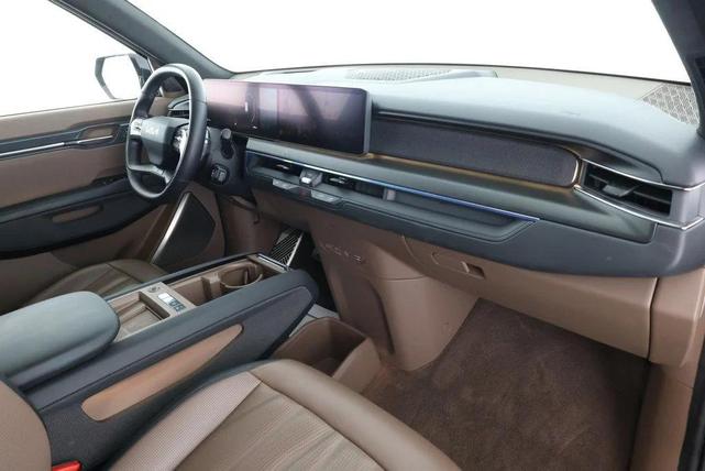 Photo of 2024 Aurora Black Pearl Kia EV9