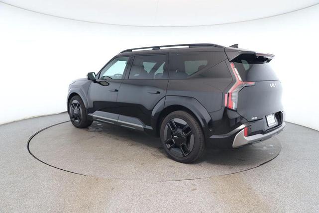 Photo of 2024 Aurora Black Pearl Kia EV9