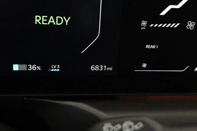 Photo of 2024 Aurora Black Pearl Kia EV9
