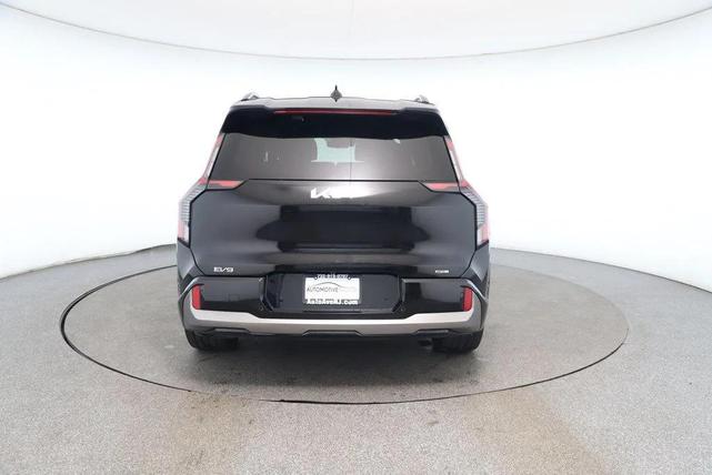 Photo of 2024 Aurora Black Pearl Kia EV9