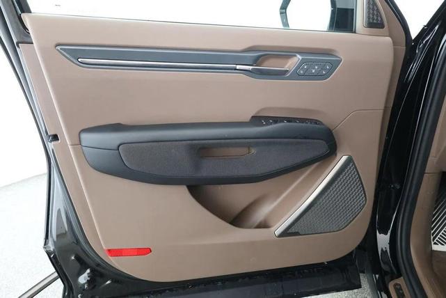 Photo of 2024 Aurora Black Pearl Kia EV9