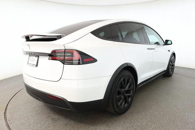 Photo of 2023 Pearl White Multi-Coat Tesla Model X
