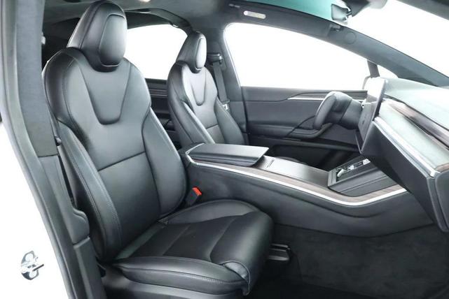 Photo of 2023 Pearl White Multi-Coat Tesla Model X