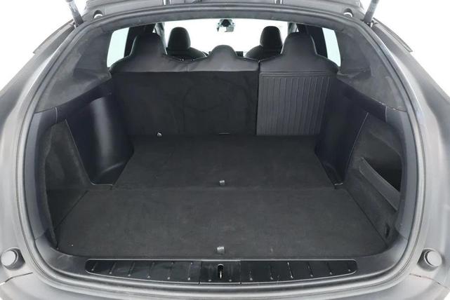 Photo of 2023 Pearl White Multi-Coat Tesla Model X