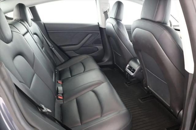 Photo of 2019 Midnight Silver Metallic Tesla Model 3