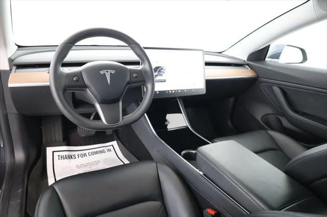 Photo of 2019 Midnight Silver Metallic Tesla Model 3