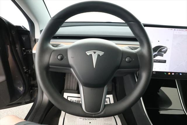Photo of 2019 Midnight Silver Metallic Tesla Model 3