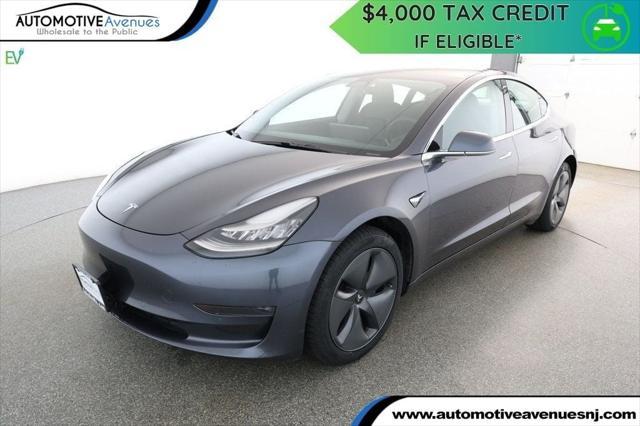 Photo of 2019 Midnight Silver Metallic Tesla Model 3