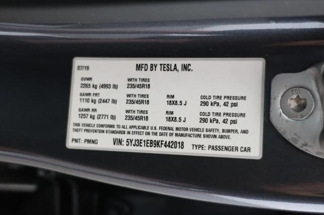 Photo of 2019 Midnight Silver Metallic Tesla Model 3