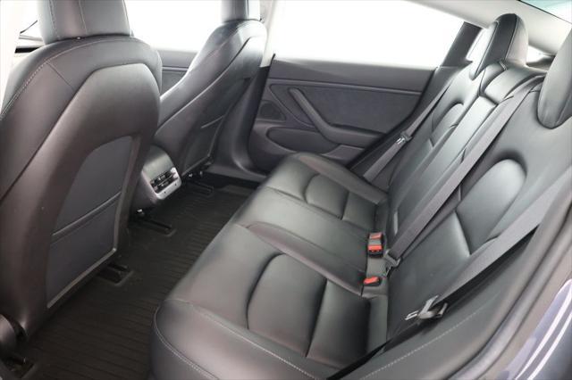 Photo of 2019 Midnight Silver Metallic Tesla Model 3