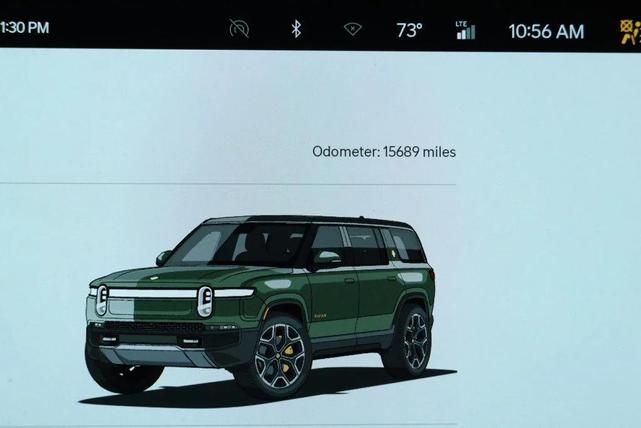 Photo of 2022 Forest Green Rivian R1S