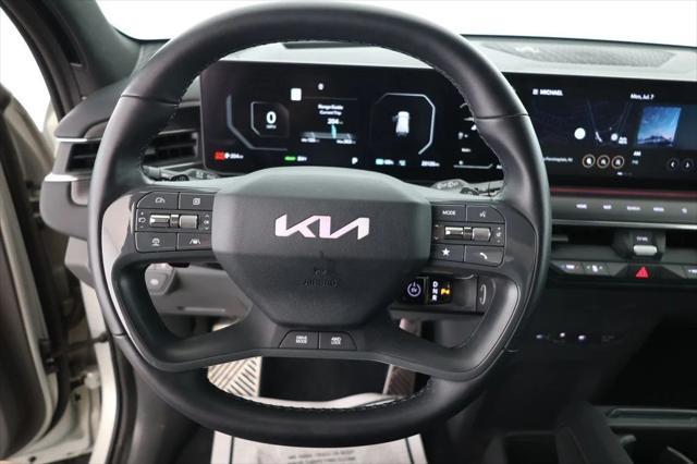 Photo of 2024 Ivory Silver Matte Kia EV9